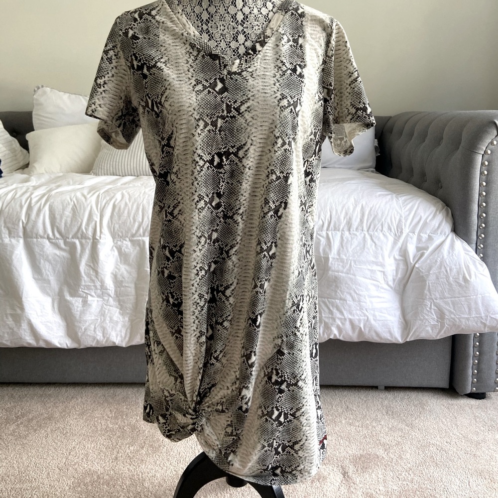NWT n: philanthropy dress size Med